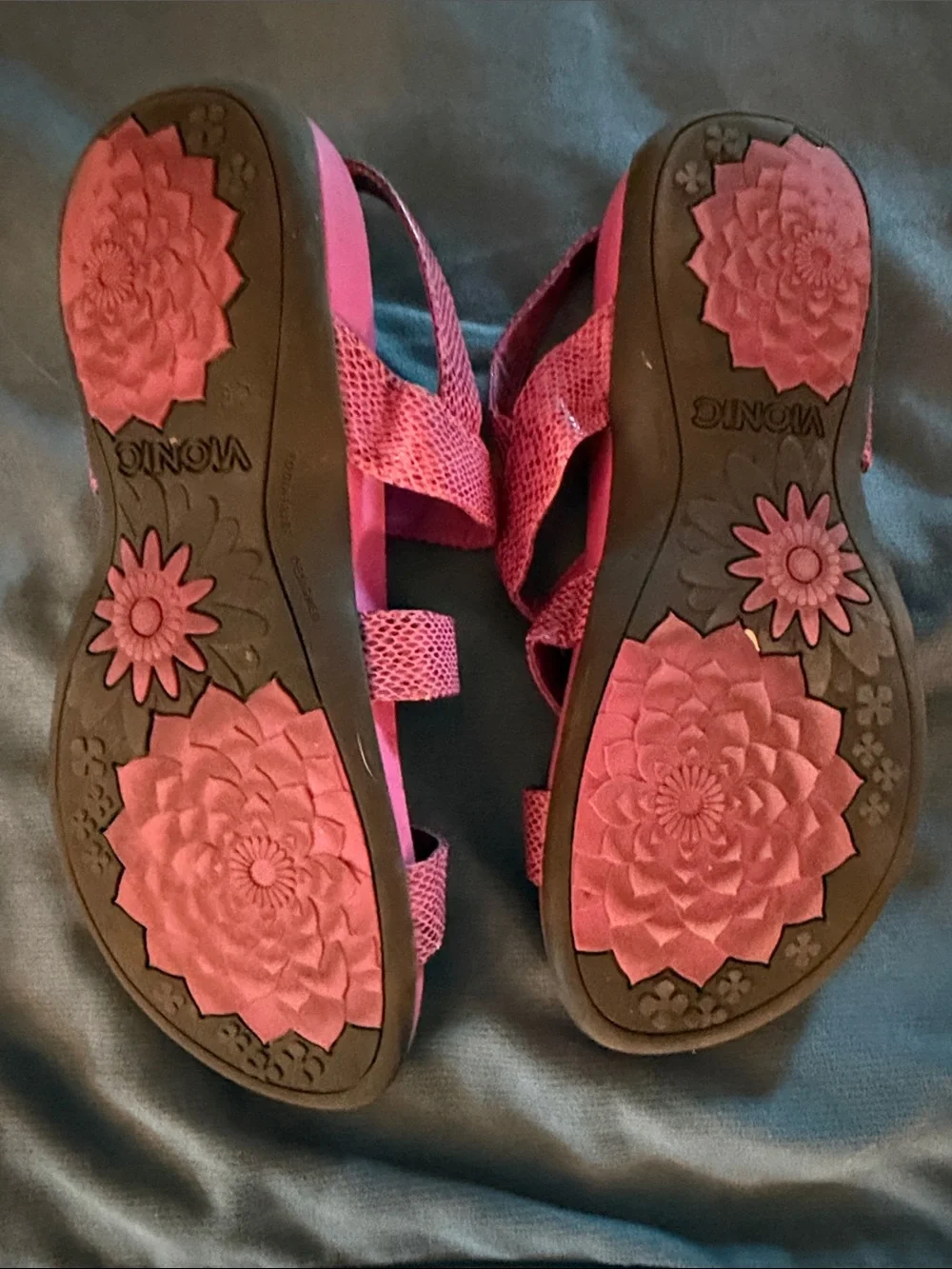 Vionic women sandals